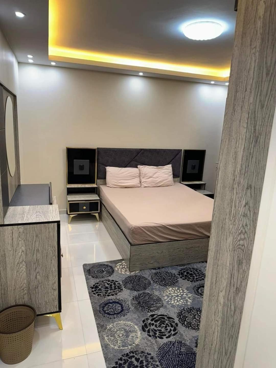 Apartment B7 R7 *